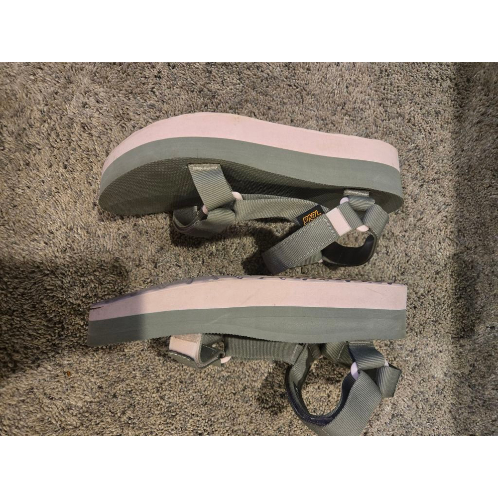 Women's Teva Green and Pink Platform Sandals Size 9 - Picture 4 of 10